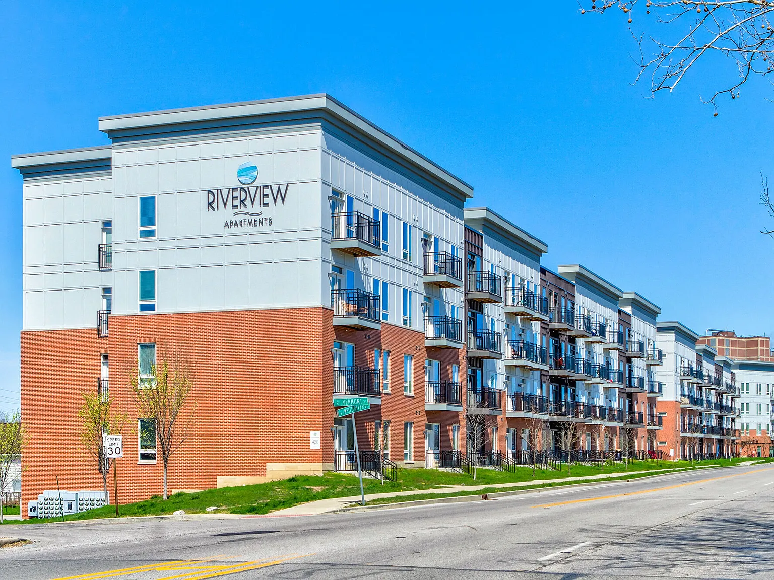 Riverview — Photo 3