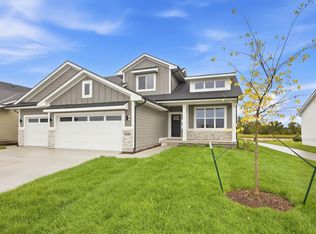9428 NW 82nd Ave, Johnston, IA 50131
