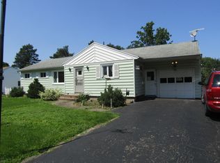 586 Latta Rd, Rochester, NY 14612