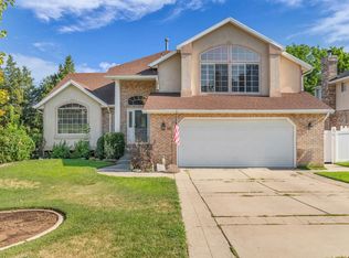 846 E Holroyd Dr, South Ogden, UT 84403