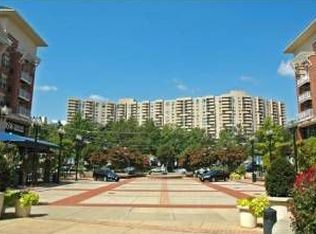 1101 S Oakcrest Rd, Arlington, VA 22202