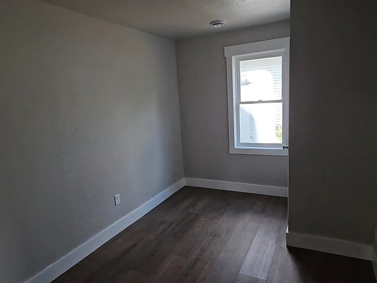 222 S Hackett St — Photo 10