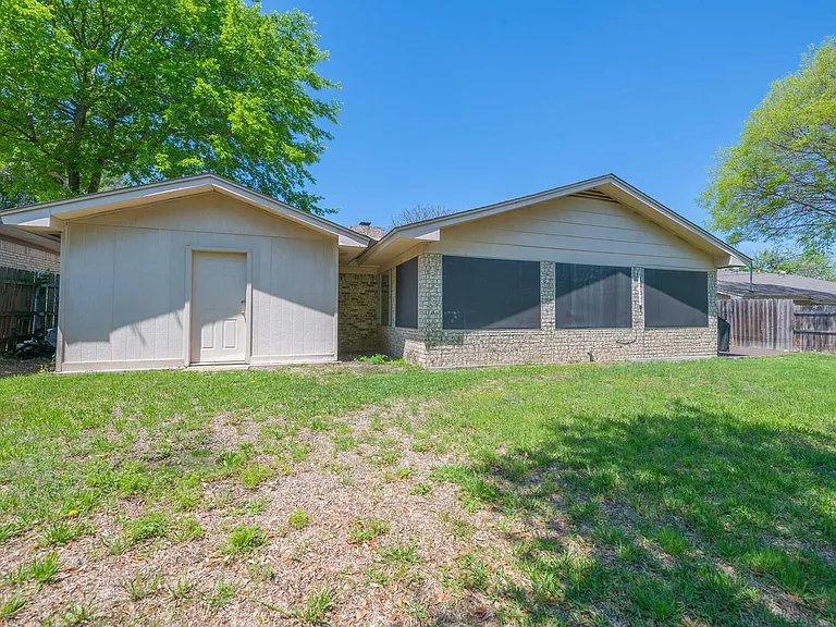 303 Manning Dr — Photo 38