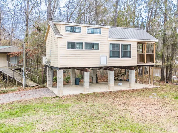 4072 Cypress Village Rd, Karnack, TX 75661