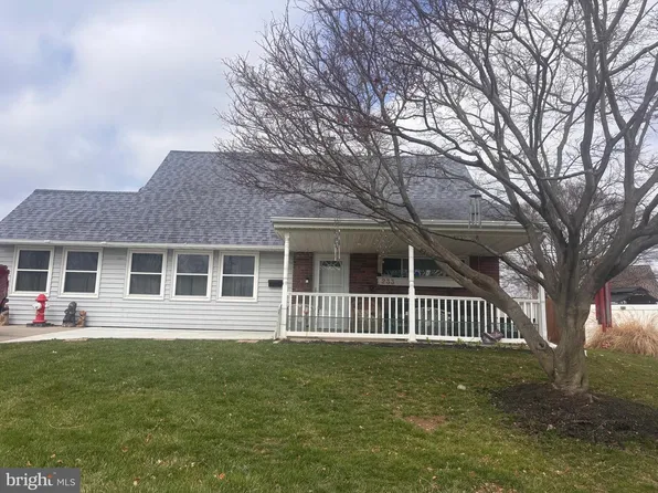 233 Kenwood Dr S #S, Levittown, PA 19055