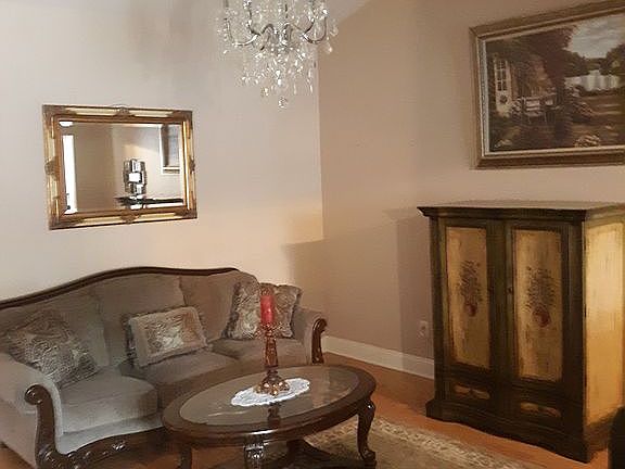 Living Room-Vaulted Ceiling