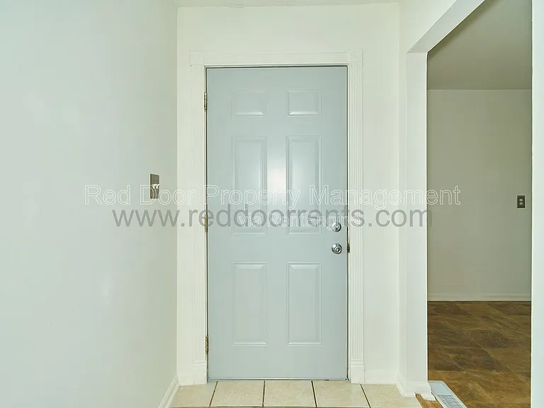 5422 Greenfield Ave — Photo 3