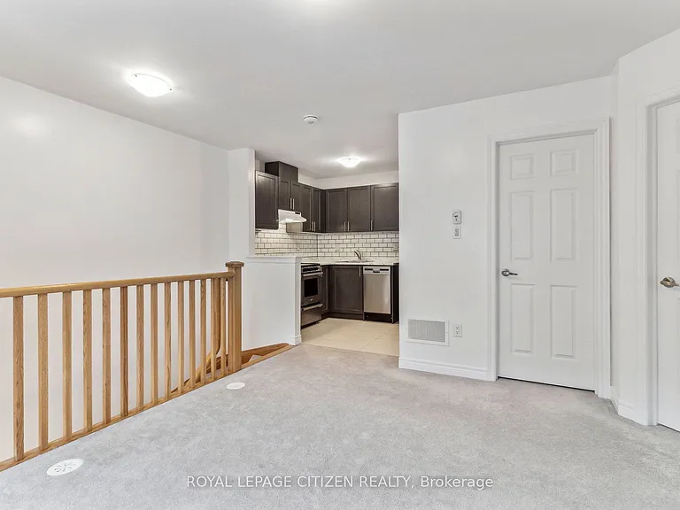 526 Whites Hill Ave #B — Photo 15
