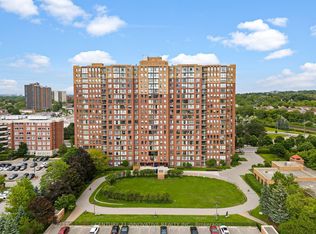 330 McCowan Rd #1808, Toronto, ON M1J 3N3