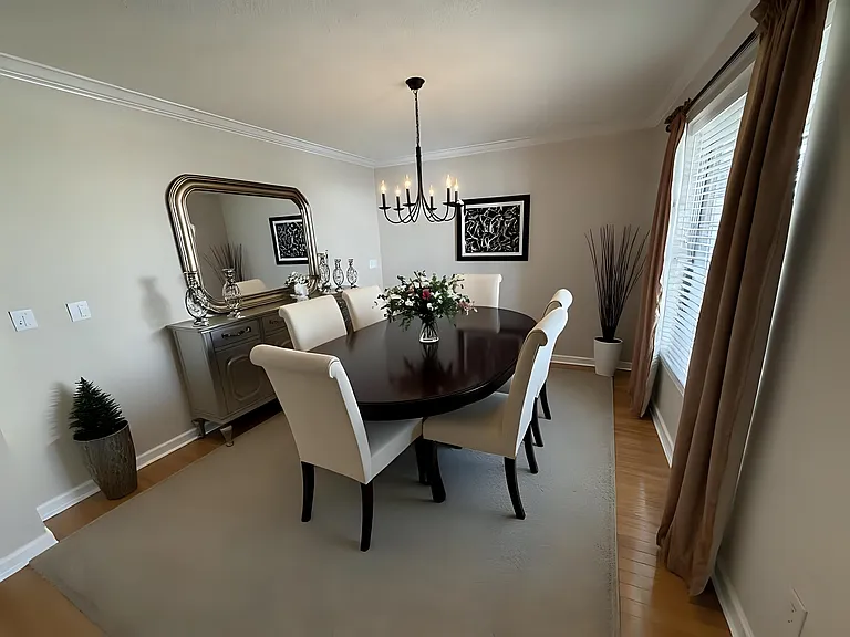 Dining room, first room on the right as you walk in front door