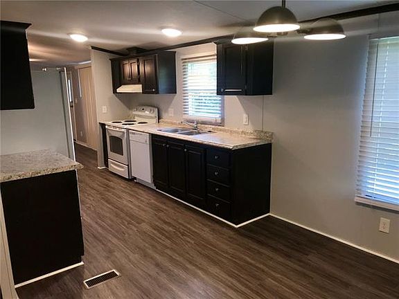 3rd image of 5442 Pembrooke Dr