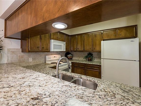 4th image of 273 Mooring Cir APT B