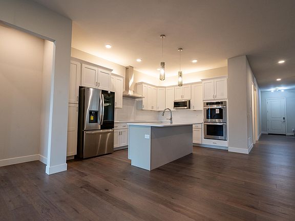 5th image of 1905 Cuchara Dr