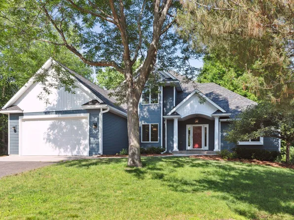 2223 Emerald Ct, Hudson, WI 54016