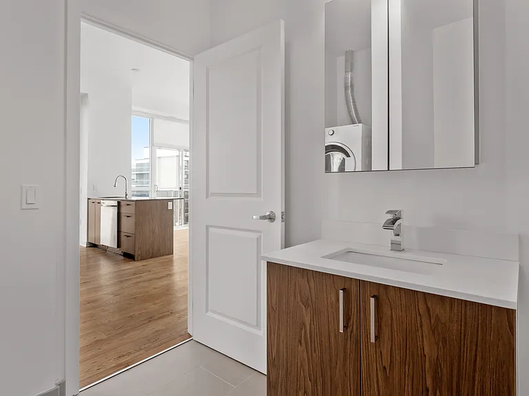 192 Bronson Ave — Photo 14