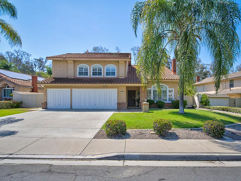 13887 Carriage Rd — Photo 1