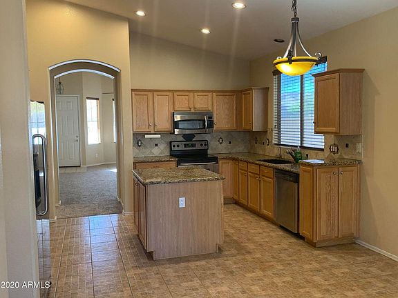 3rd image of 1240 W Armstrong Way