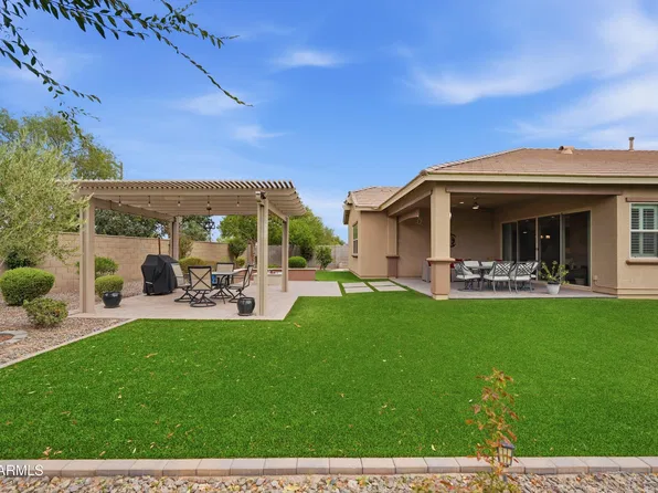 18668 N JAMESON Drive, Maricopa, AZ 85138