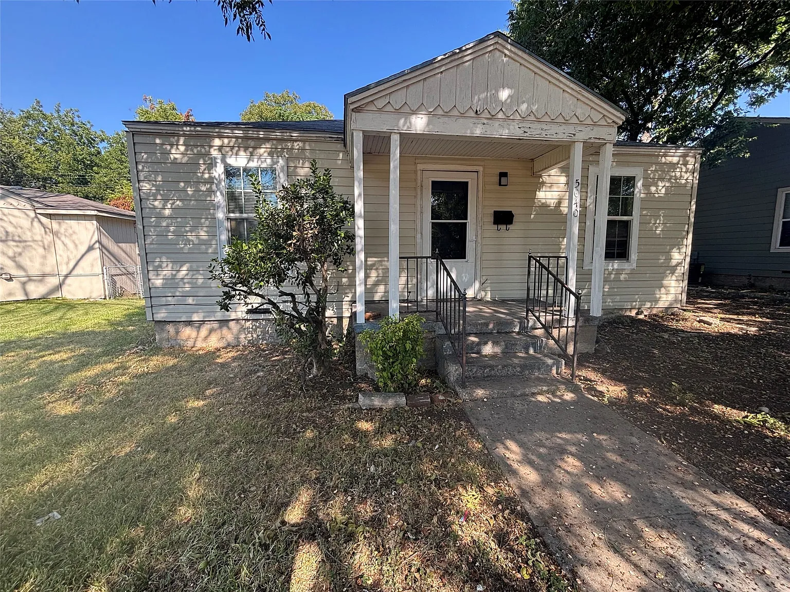 2 bed, 1.0 bath, 780 sqft, $1,250 — Photo 2