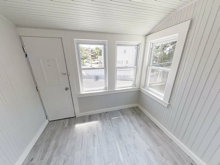 836 Canterbury St #2R — Photo 12