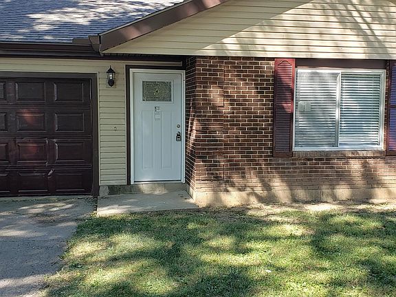 5th image of 626 N Sherry Dr