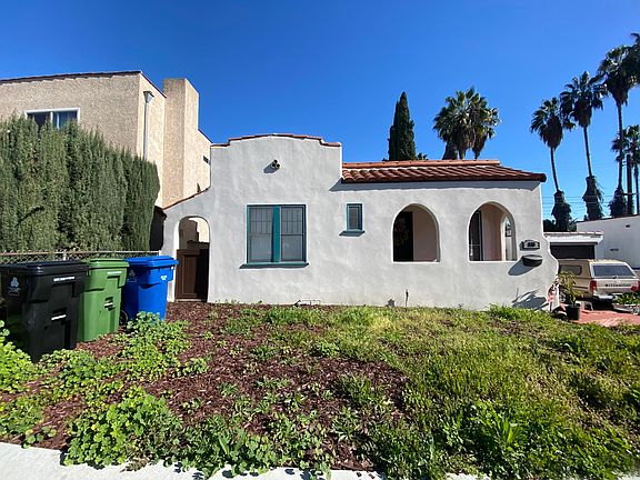 2nd image of 862 Banks Court Dr