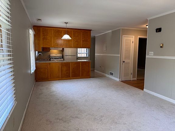 4th image of 503A & B Hamlin St #503