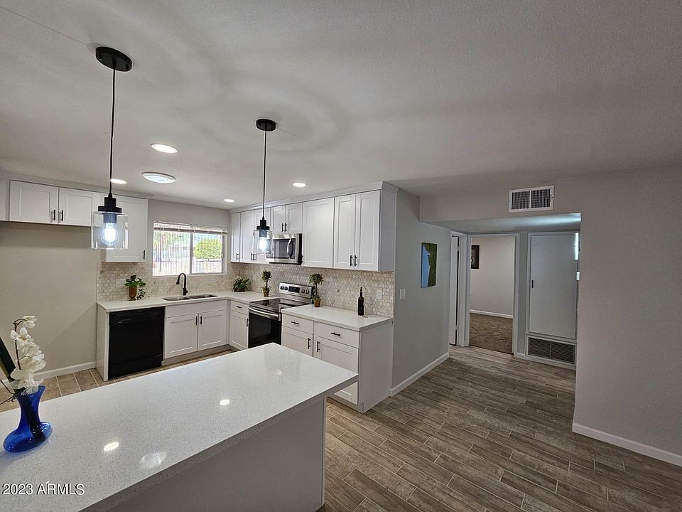 1st image of 14210 N 103RD Avenue
