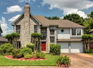 14322 Oak Chase Dr, Houston, TX 77062