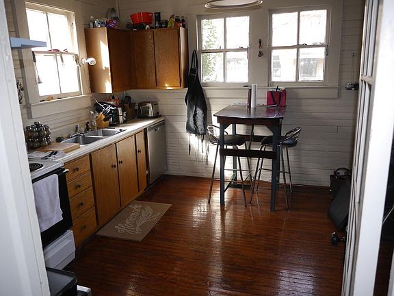 Generous sized kitchen with brand new dishwasher.