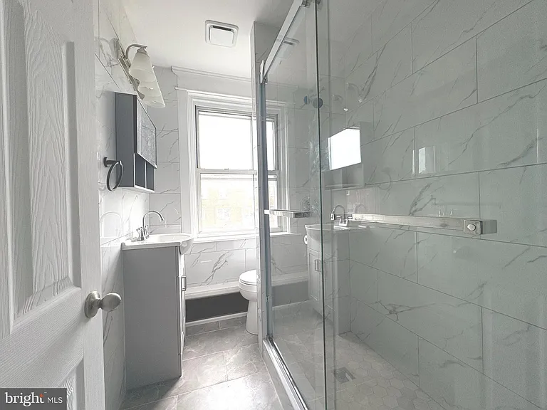 2241 Knorr St — Photo 20