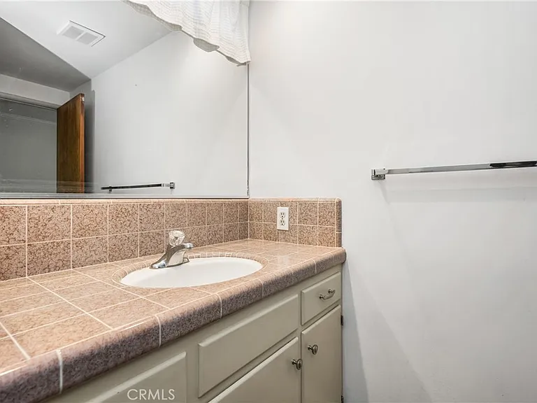 243 N Grand St — Photo 21