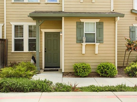 2nd image of 588 Gardenia Pl