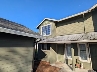 1867 NE Darby St APT A, Hillsboro, OR