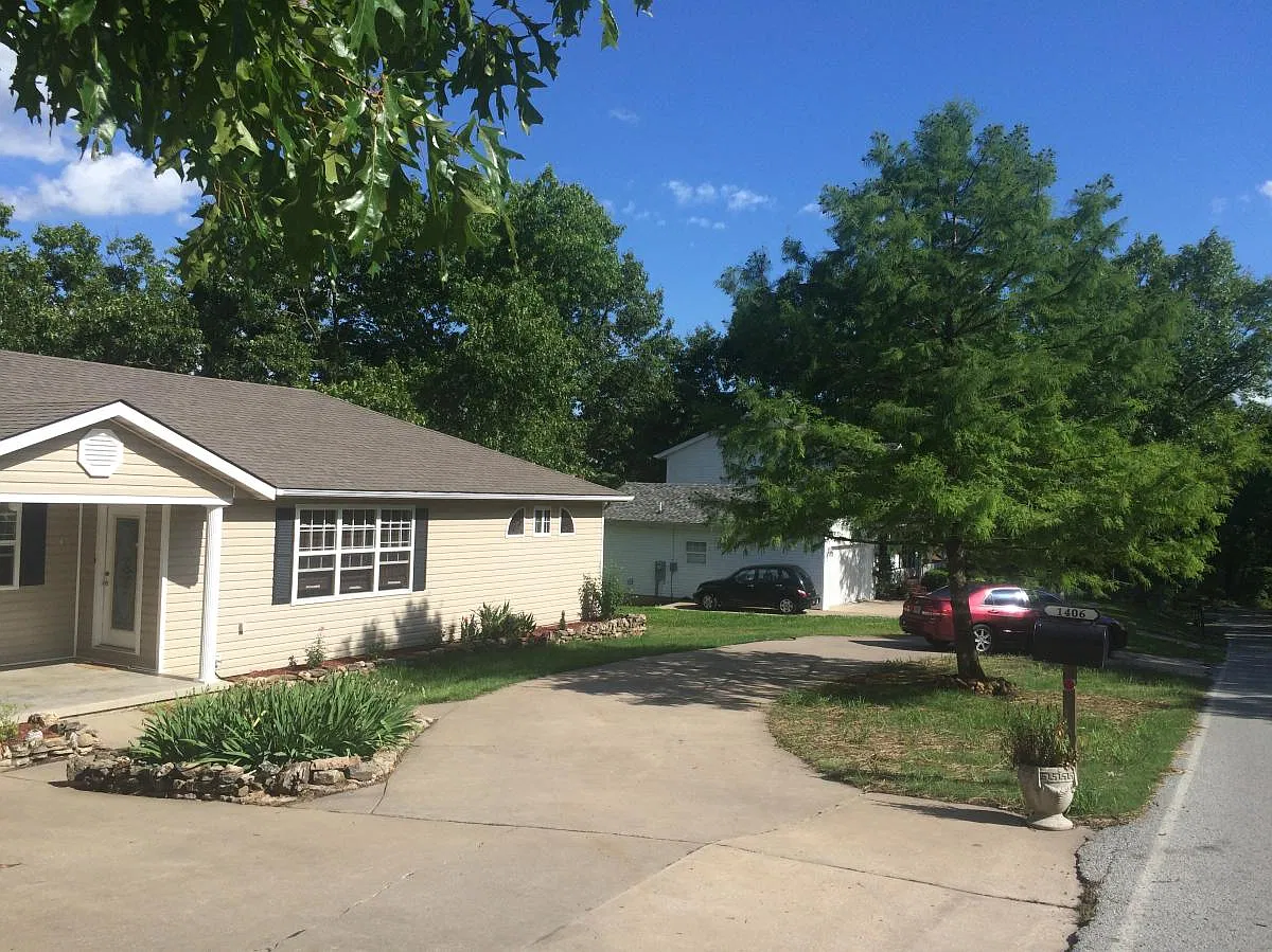 5 bed, 3100 sqft, $2,000 — Photo 4