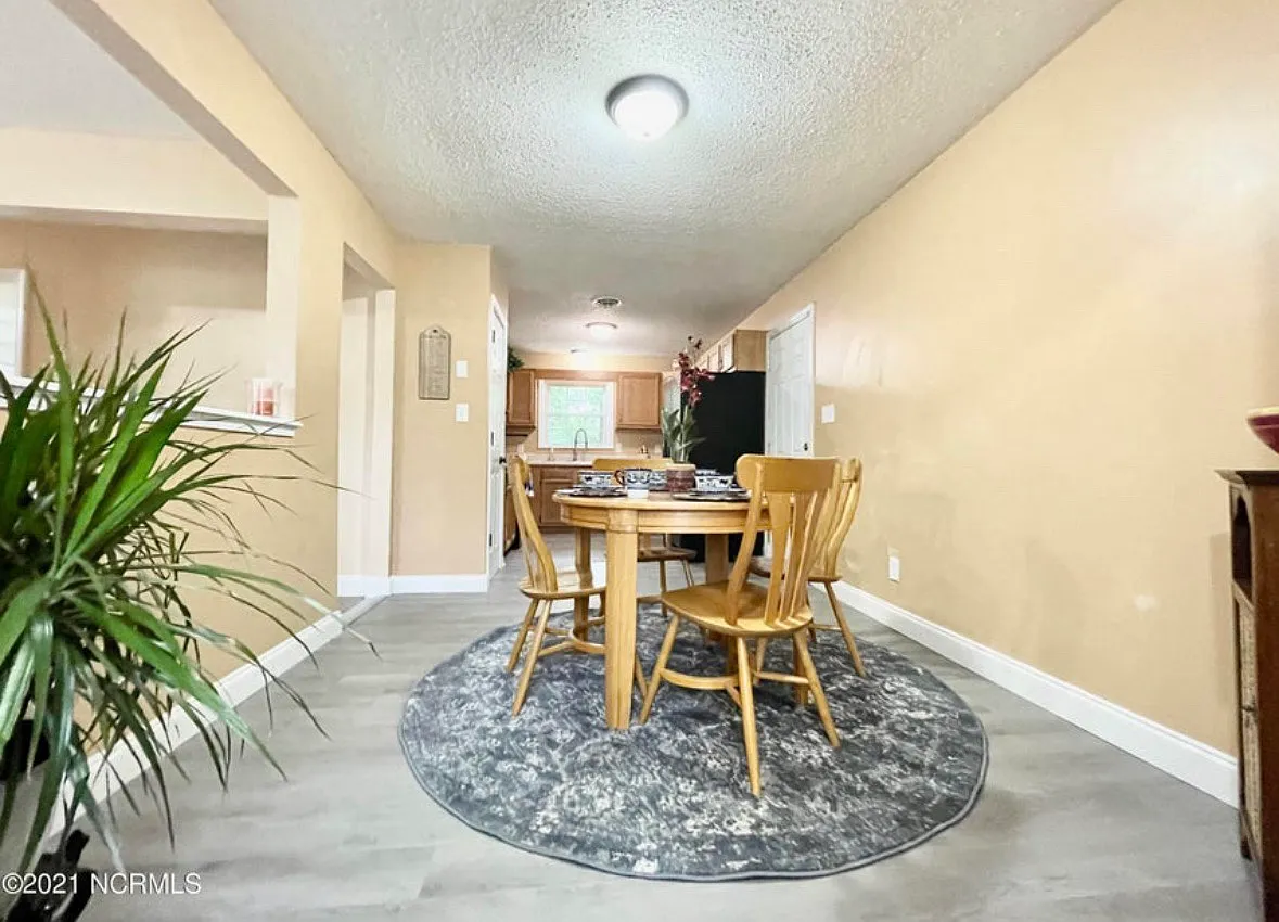 16 Wardola Dr — Photo 3