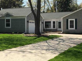 2240 Lancaster Rd, Bloomfield Hills, MI 48302