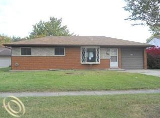 8615 Plumbrook Rd, Sterling Heights, MI 48313