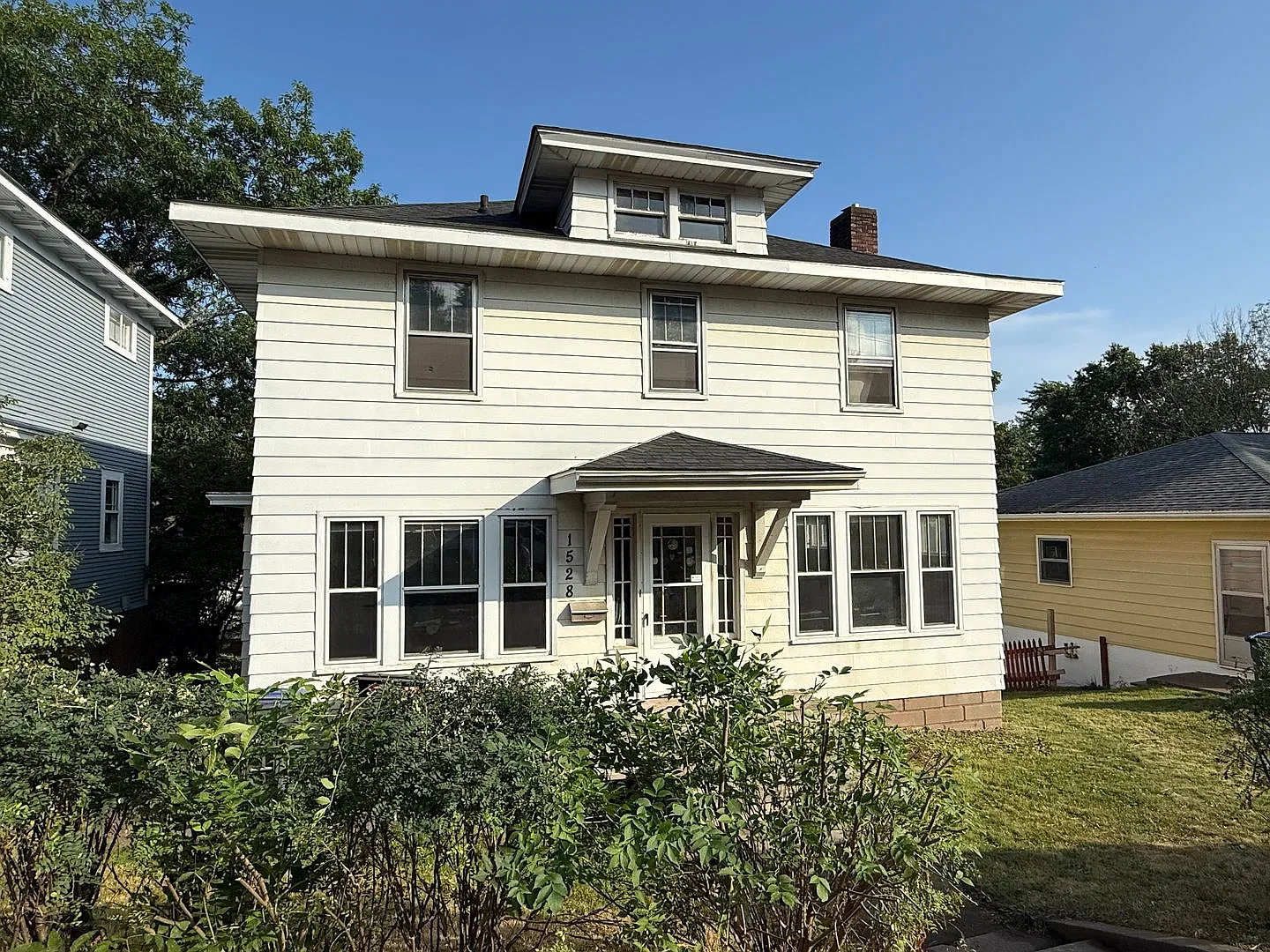 6 bedroom 2 bath — Photo 1