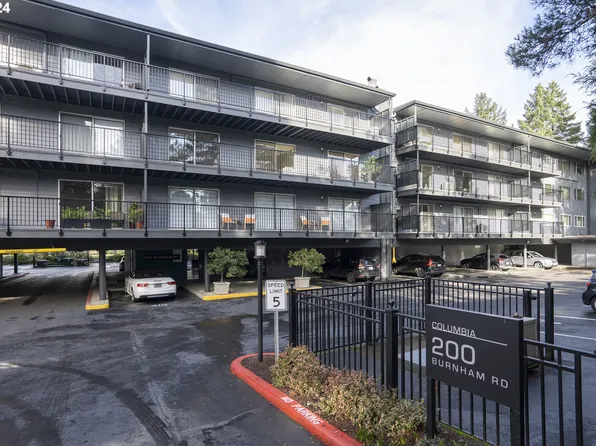 200 Burnham Rd Unit 306, Lake Oswego, OR 97034