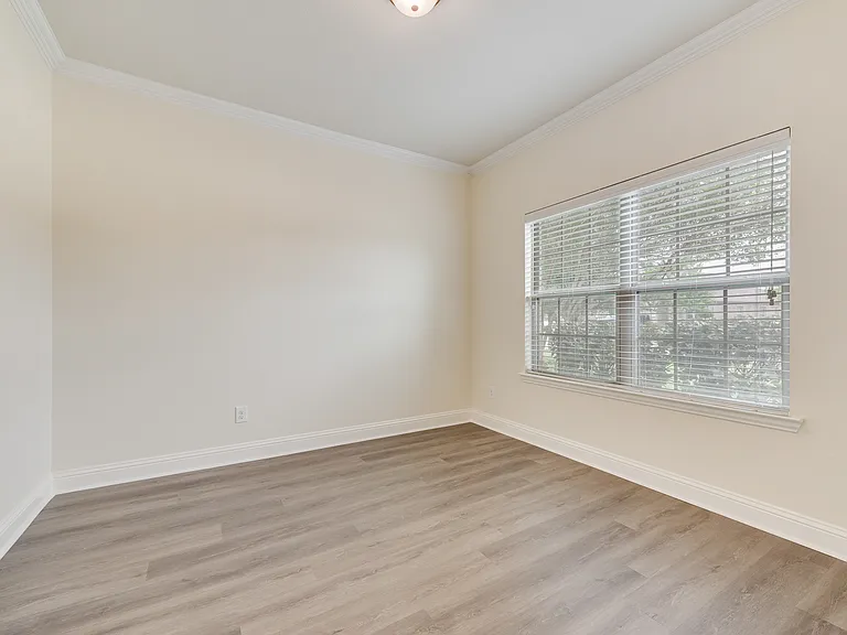 621 Dogwood Dr — Photo 4