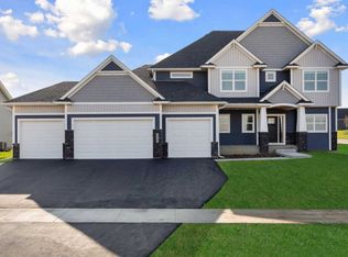 19905 Harrisburg Way, Lakeville, MN 55044