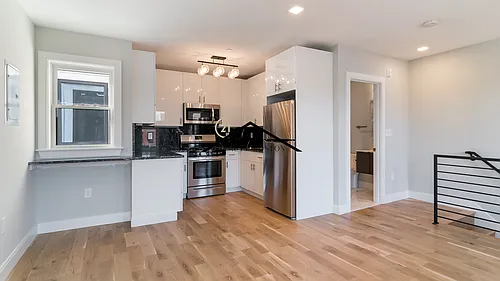 40 Chelsea St #5 Photo 1