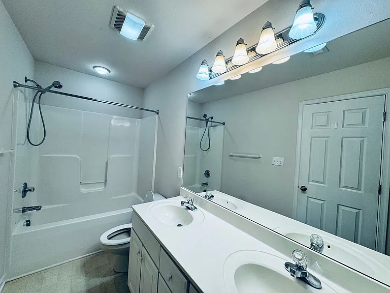 110 Aaron Pl #205 — Photo 9