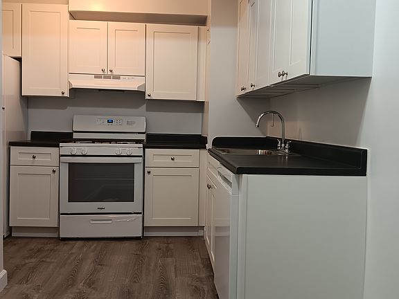 4th image of 14325 41st Ave #3XX