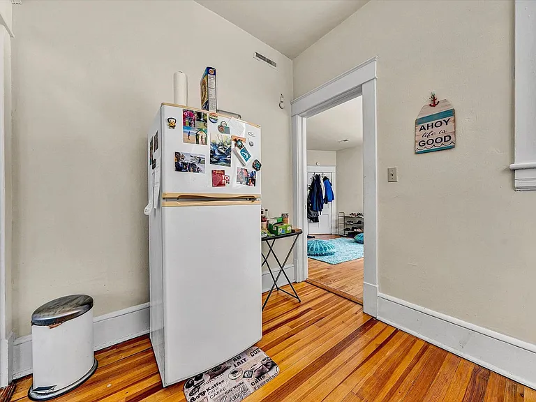 379 Walnut Ave SW — Photo 6