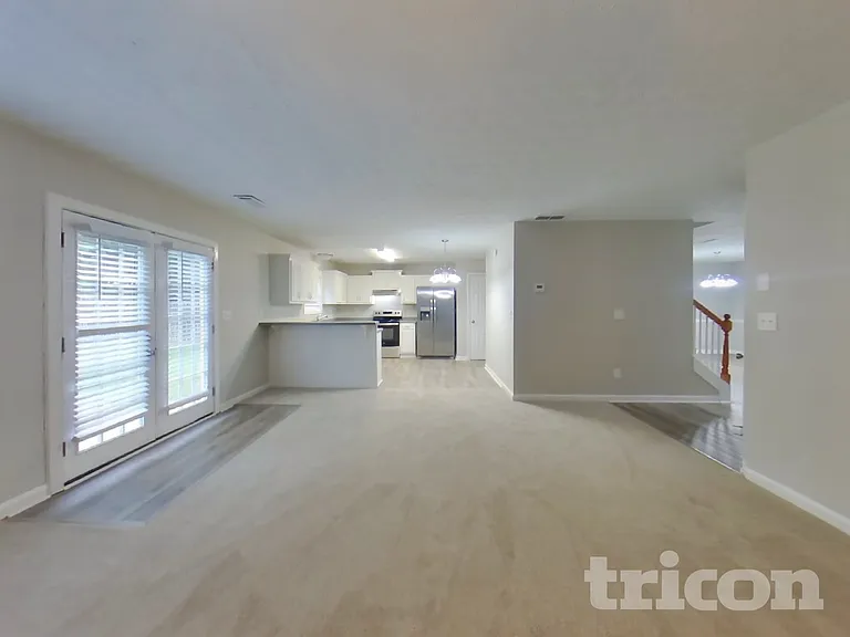 338 Shadowbrooke Cir — Photo 3