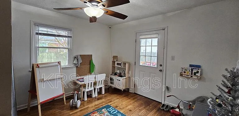1543 Grove St — Photo 27
