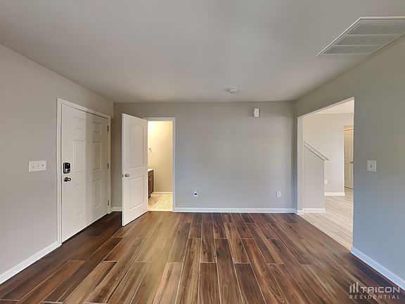 3rd image of 6005 Linda Vista Ln
