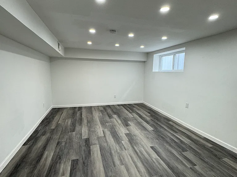 51 Longdale St — Photo 33
